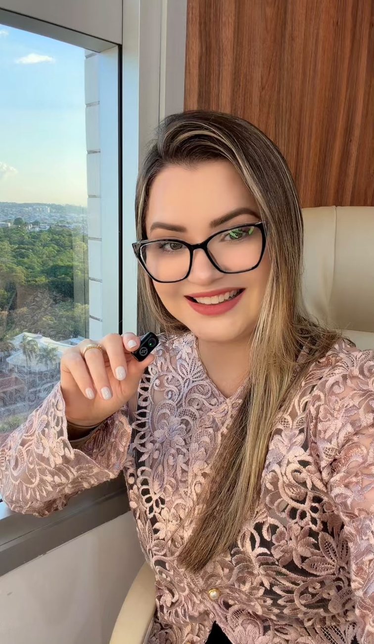 Dra. Michele Yamaguchi em seu consultório em Manaus